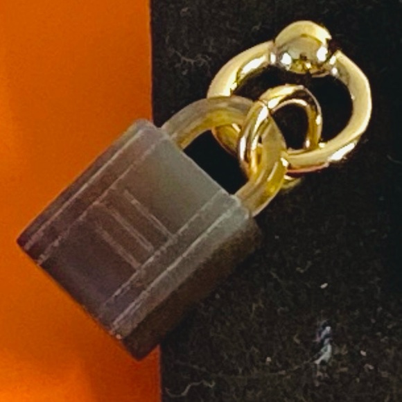 Hermès Authentic Amulet Maroquinier Kelly Cadena Earrings Brown Golden New W Box - Picture 5 of 16